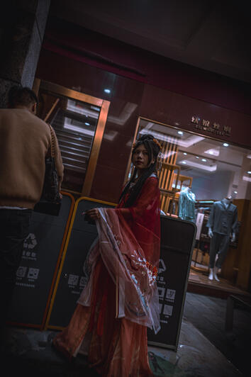 Yu Garden_Portrait Woman